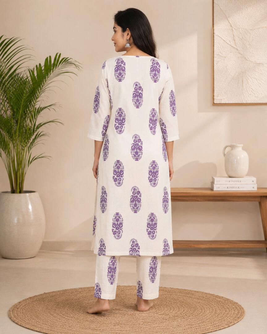 Women’s Stylish Printed Straight Kurti – White Floral Zigzag Design | Regular Fit | Short Sleeves | Casual & Daily Wear
